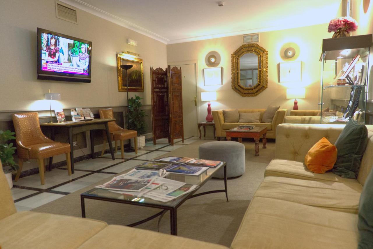โรงแรมโลส กอนเดส มาดริด ภายนอก รูปภาพ